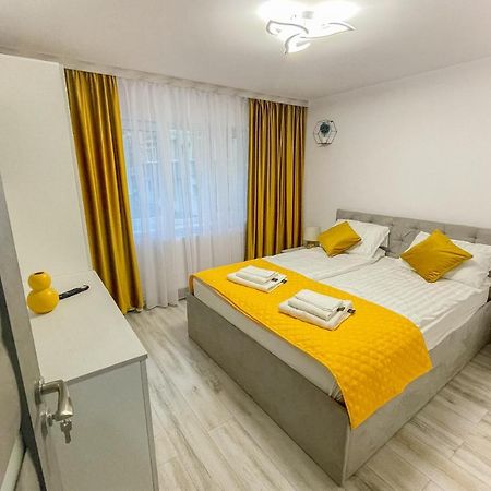 Loghin Residence Suceava Exterior photo